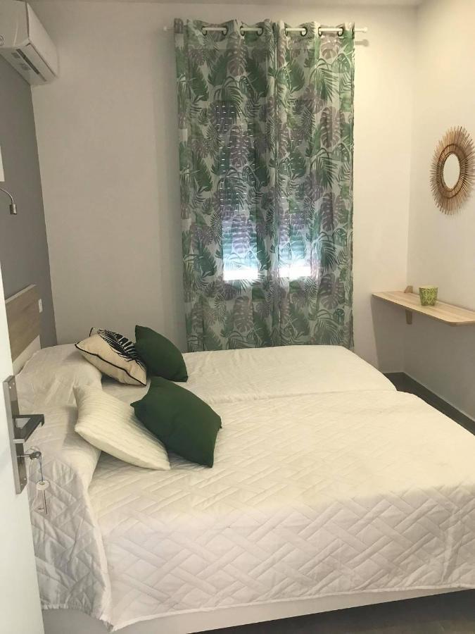 Calma Apartment Masouri Eksteriør billede